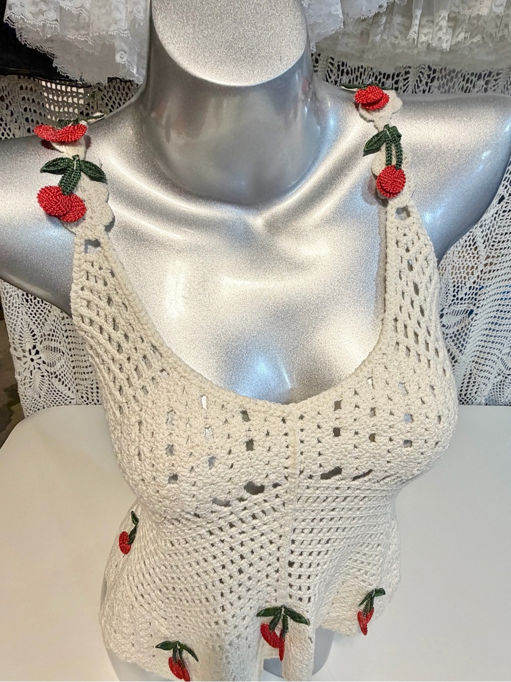 Crochet cherry tank top 100% cotton open weave sweater ruffle babydoll fruit red - Picture 4 of 12